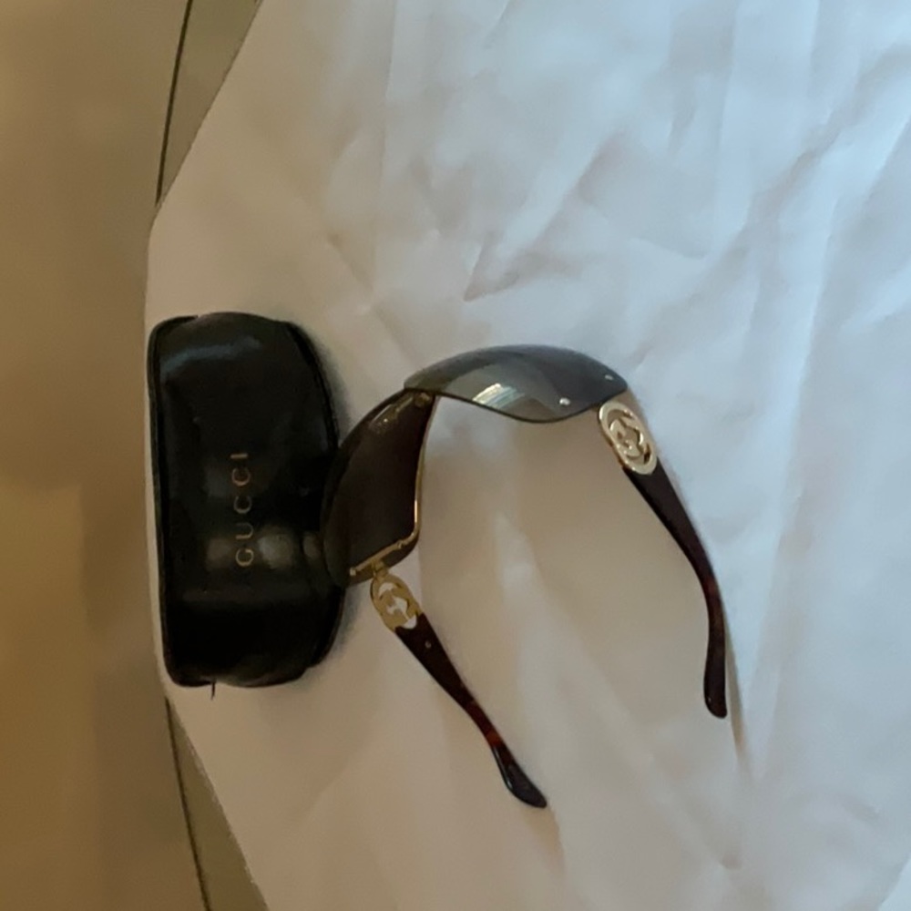 DESIGNER SUNGLASSES